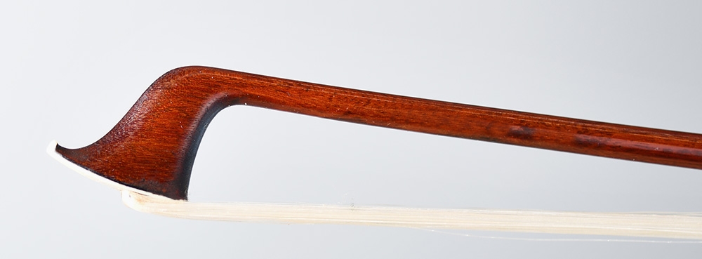 Ouchard-Cuniot violin bow
